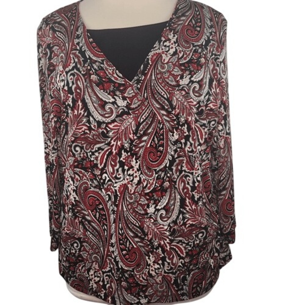 Briggs New York Red & Black Paisley V-Neck Top